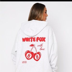 Hoodie-White fox - with love in the moment.